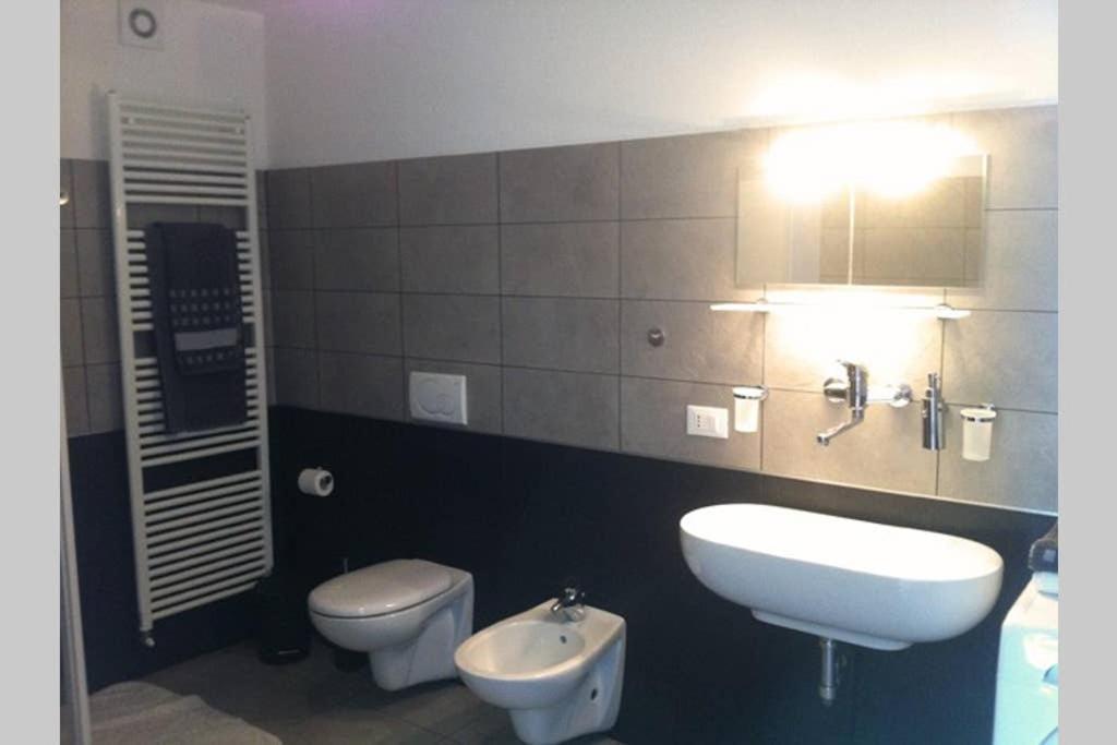 Bride Apartment Colonno Luaran gambar